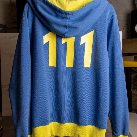 RARE Bethesda Limited Edition Fallout 4 Vault 111 Zip Up Blue Hoodie Medium 2015 - Picture 2 of 6